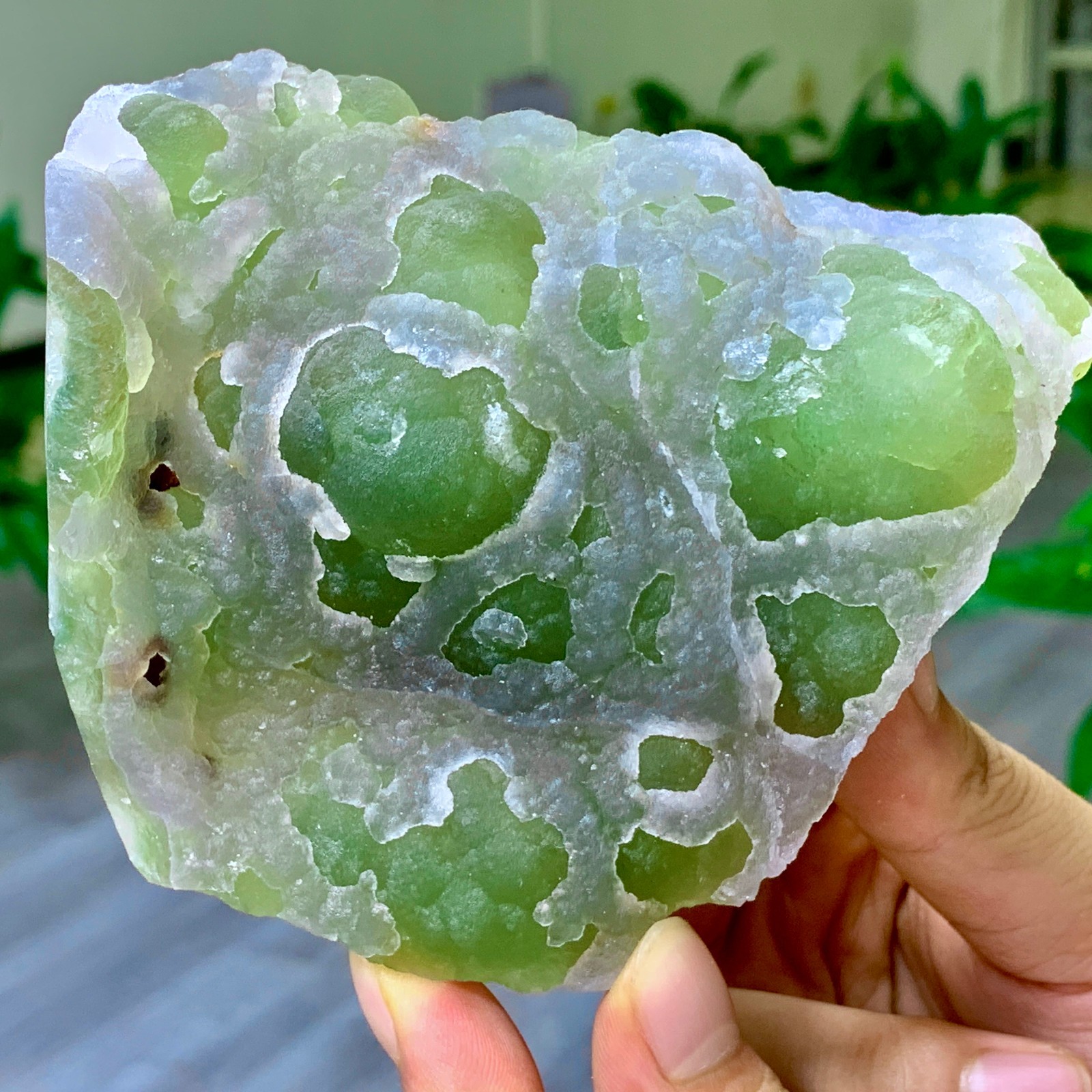 442G fluorite Green-white spherical surface mineral crystal sample/ZheJiang