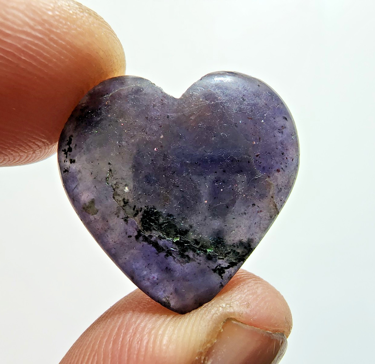Outstanding 33 Crt Blue Iolite Crystal Heart Shape Gemstone For Jewelry Pendant