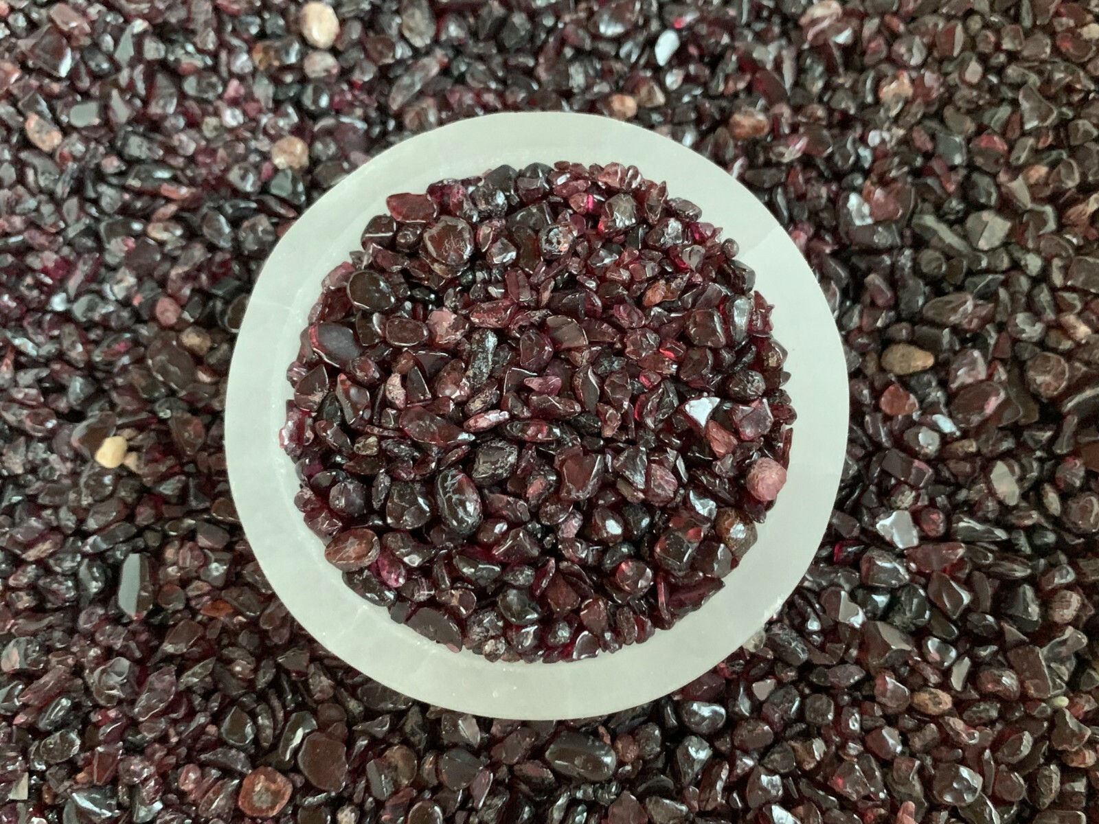 Grade A++ Garnet Semi Tumbled Gemstone Mini Chips 3 – 5 mm, Wholesale Bulk Lot