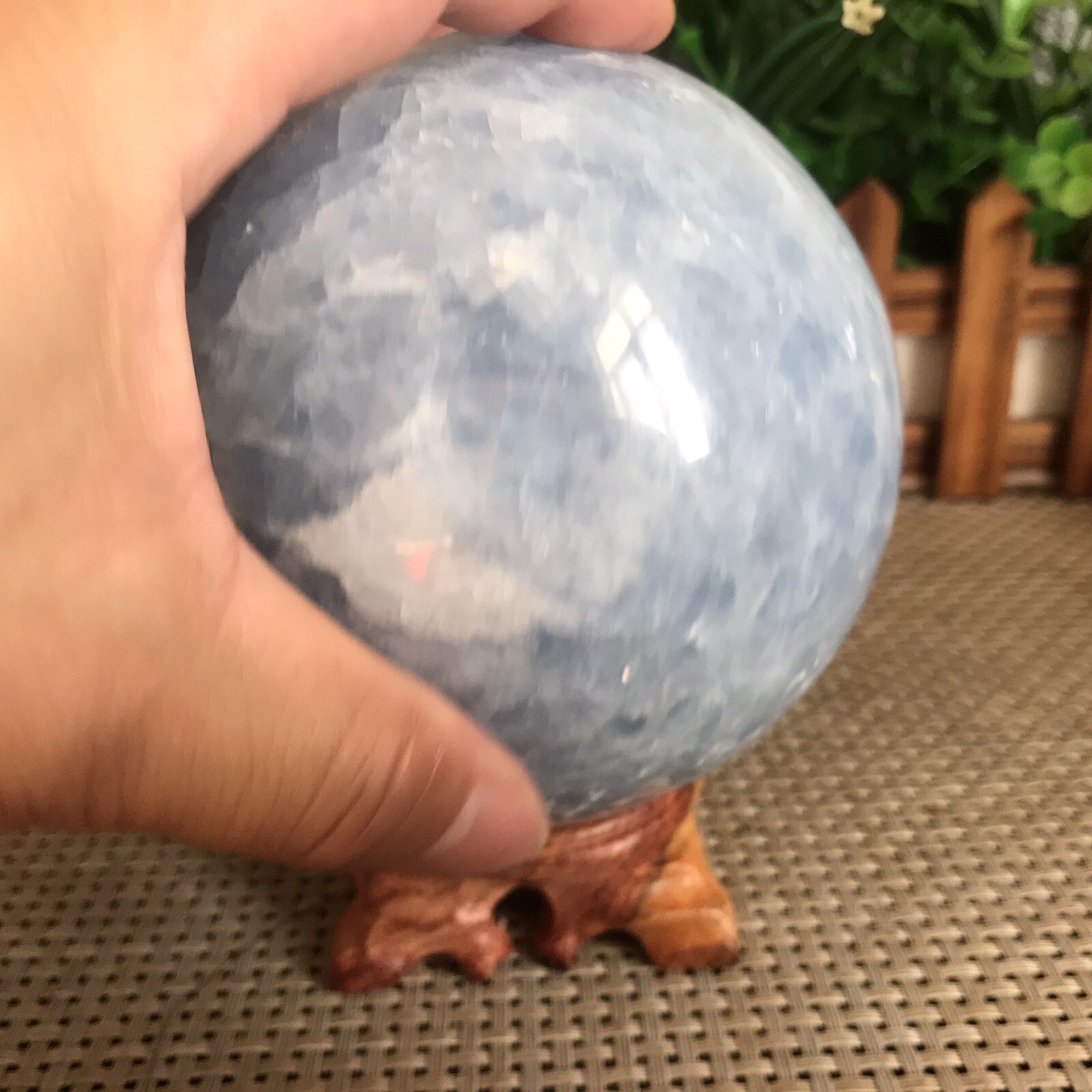 1915G 110mm Beautiful crystal ball beautiful natural kyanite ball Y01