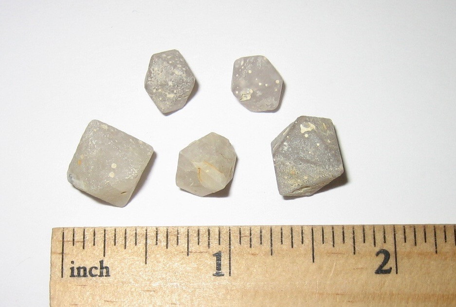 5 SMALL RARE! NATURAL 0.3″- 0.5″ BETA QUARTZ CRYSTALS FROM INDONESIA 6.7grams *5