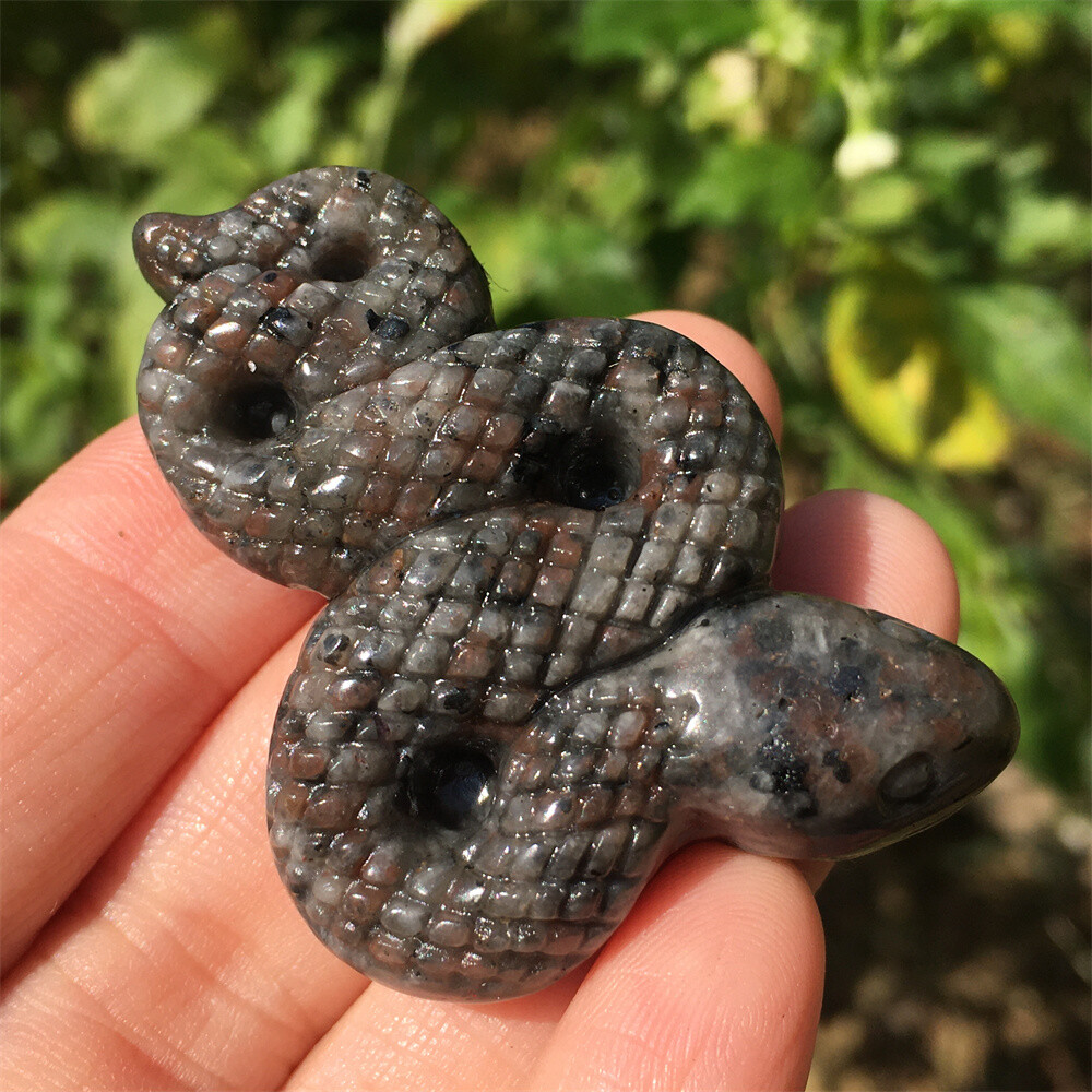 1.5″ Natural Yooperlite snake skull carved quartz crystal skull healing 1pc