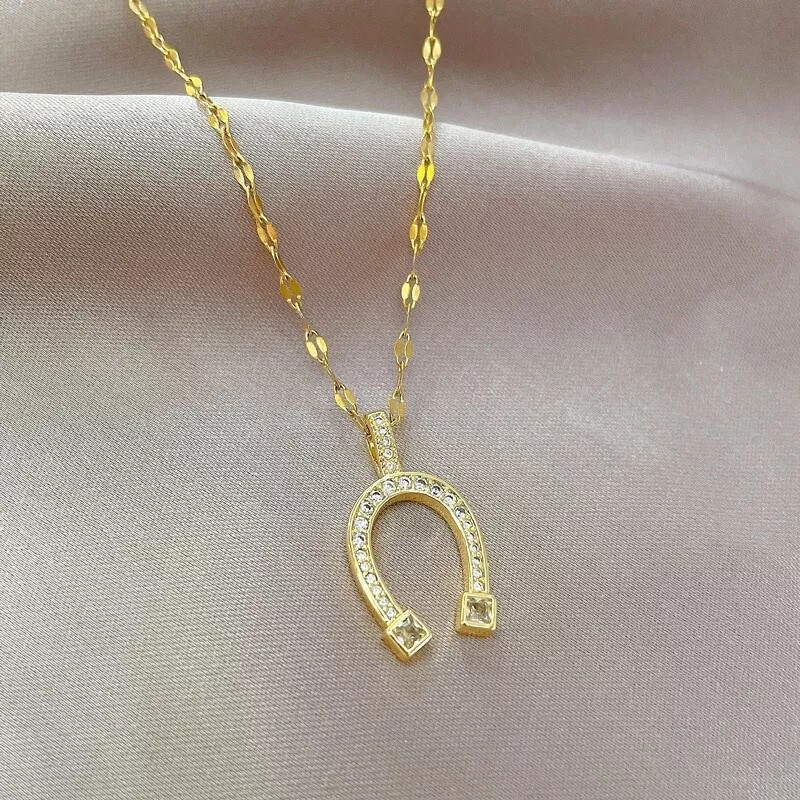 Women’s Fashion Jewelry Gold Cubic Zircon Horseshoe Pendant Necklace 1PC