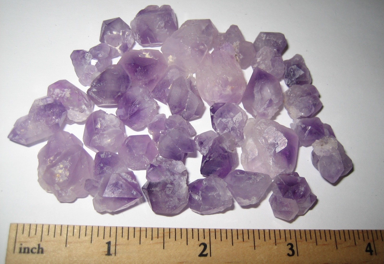 30 BEAUTIFUL SMALL NATURAL AMETHYST CRYSTAL POINTS FROM MADAGASCAR 71.9grams *1