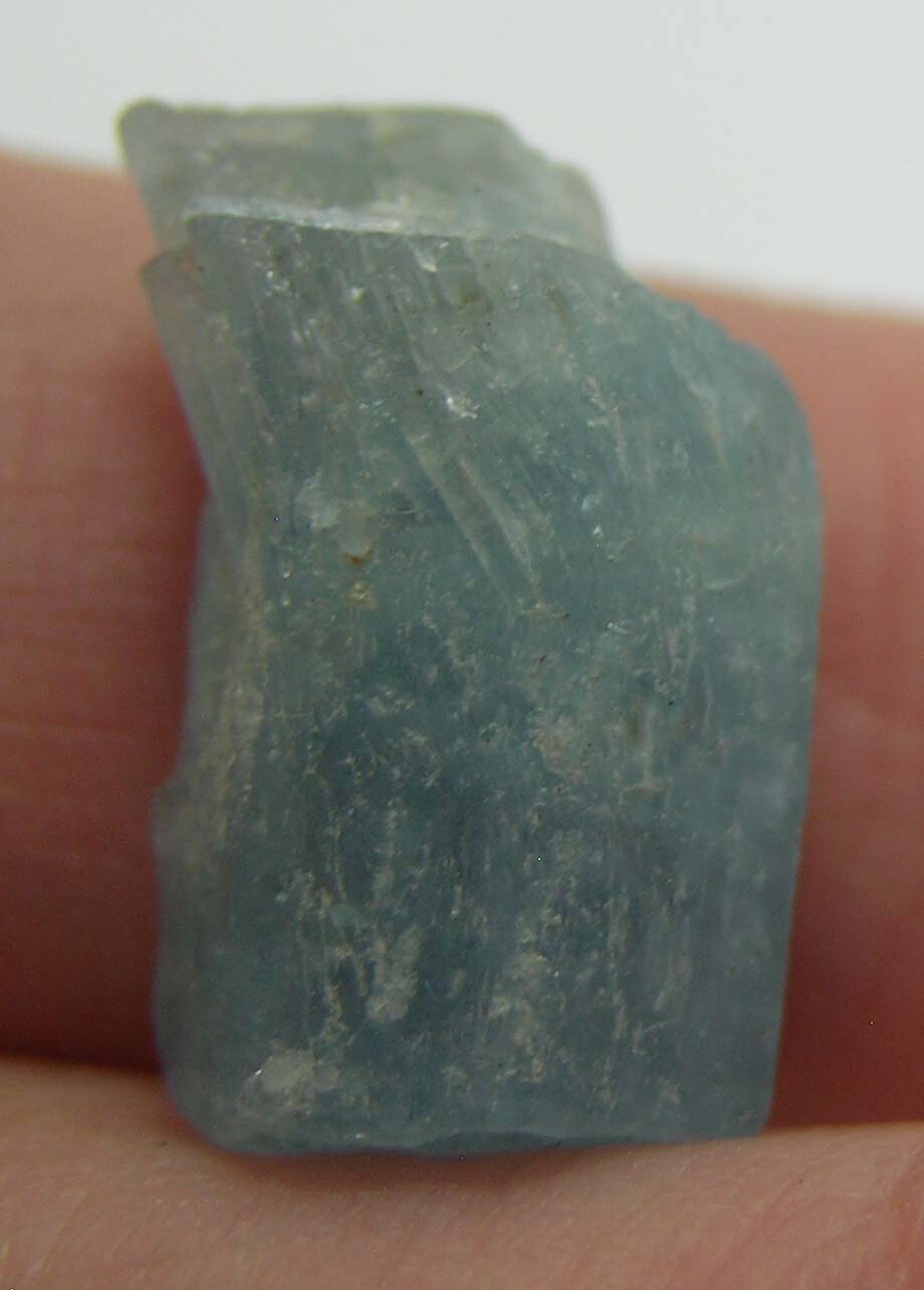 13.50ct Vietnam 100% Natural Rough Aquamarine Crystal Stick Specimen 17mm 2.73g