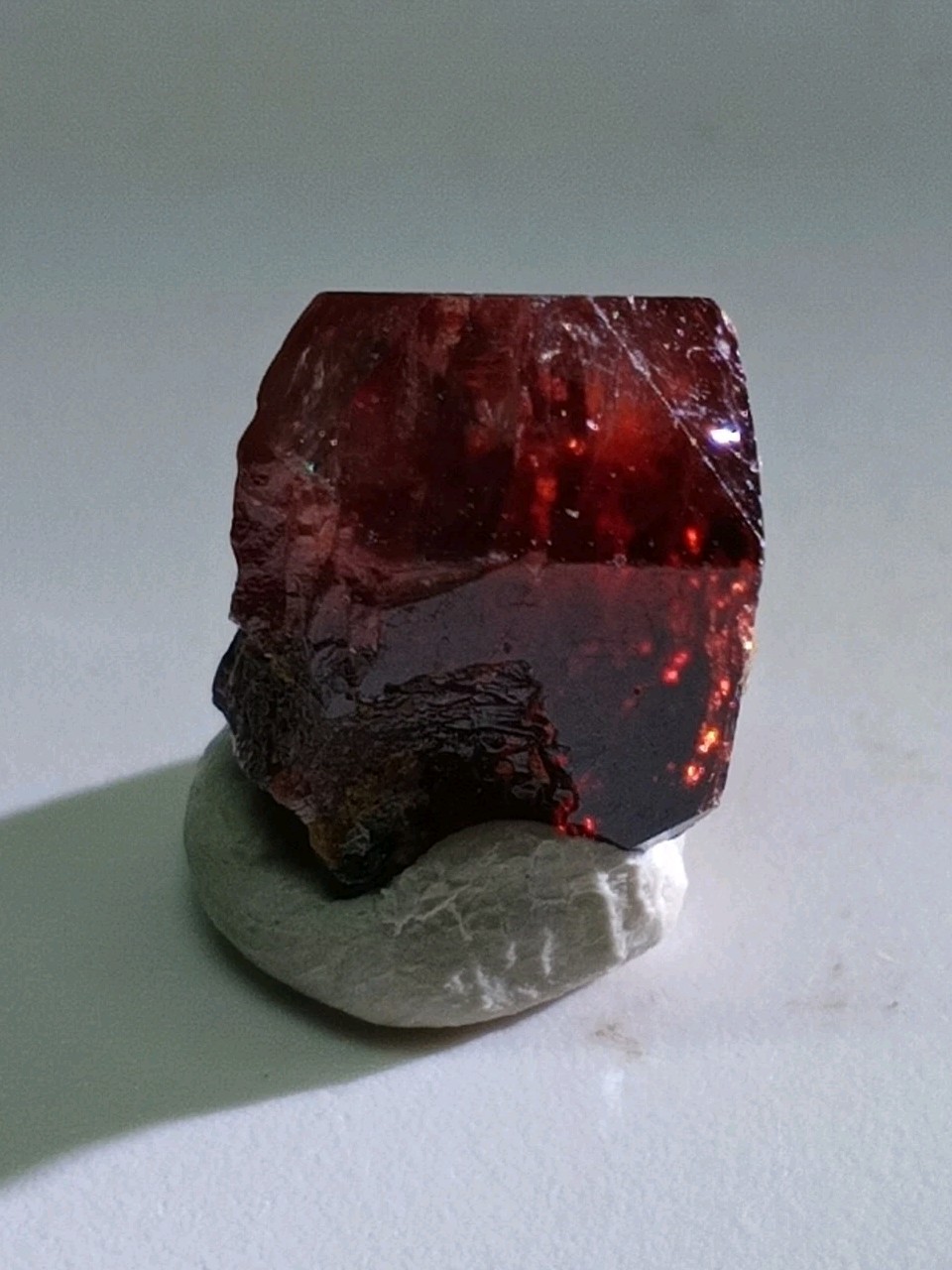 Fire Red Genuine Zircon Specimen 14 Ct X18