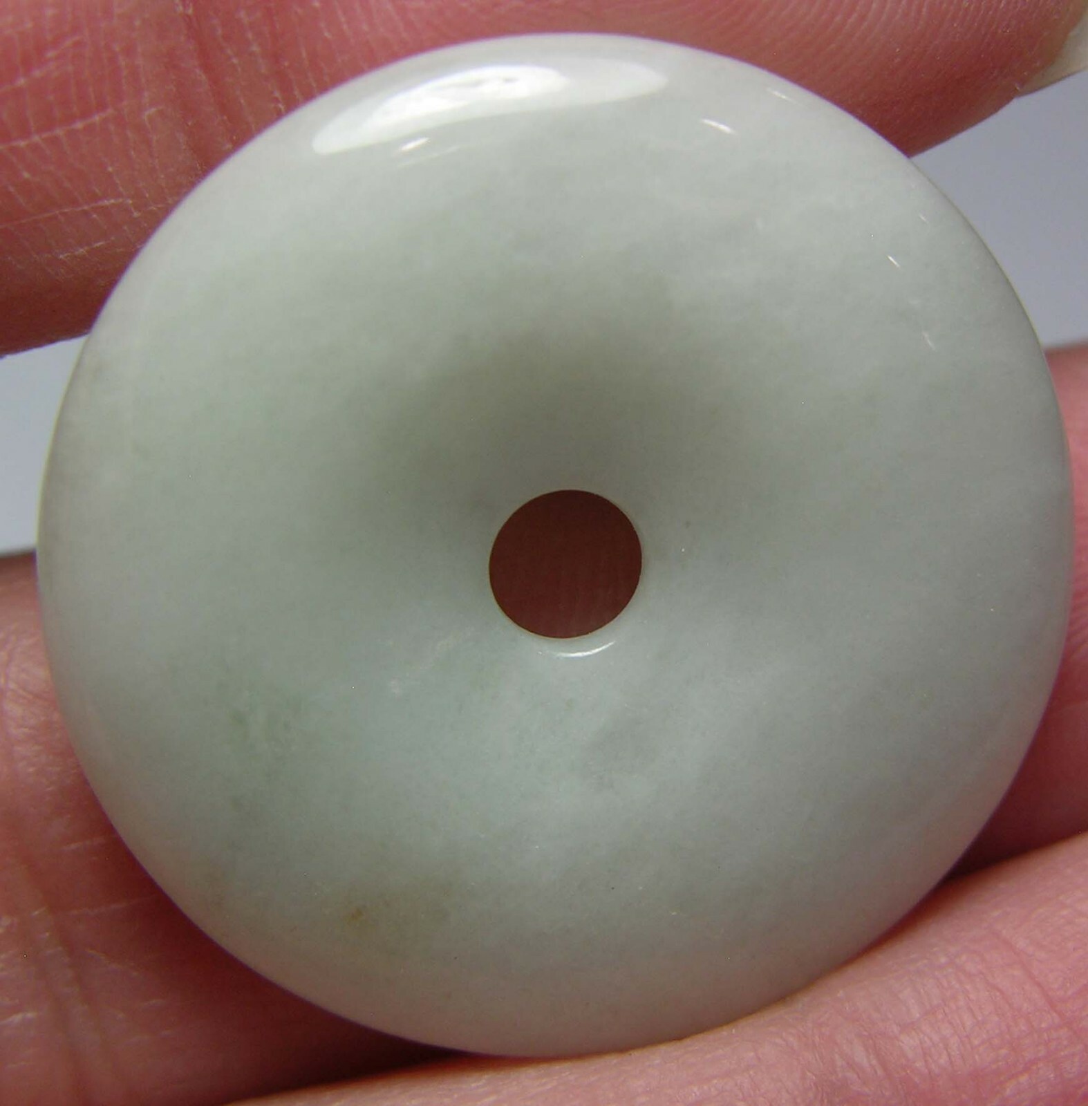 #14 100% Natural Untreated 32.75ct Green Jade Donut Shape Pendant 6.50g 26.00mm