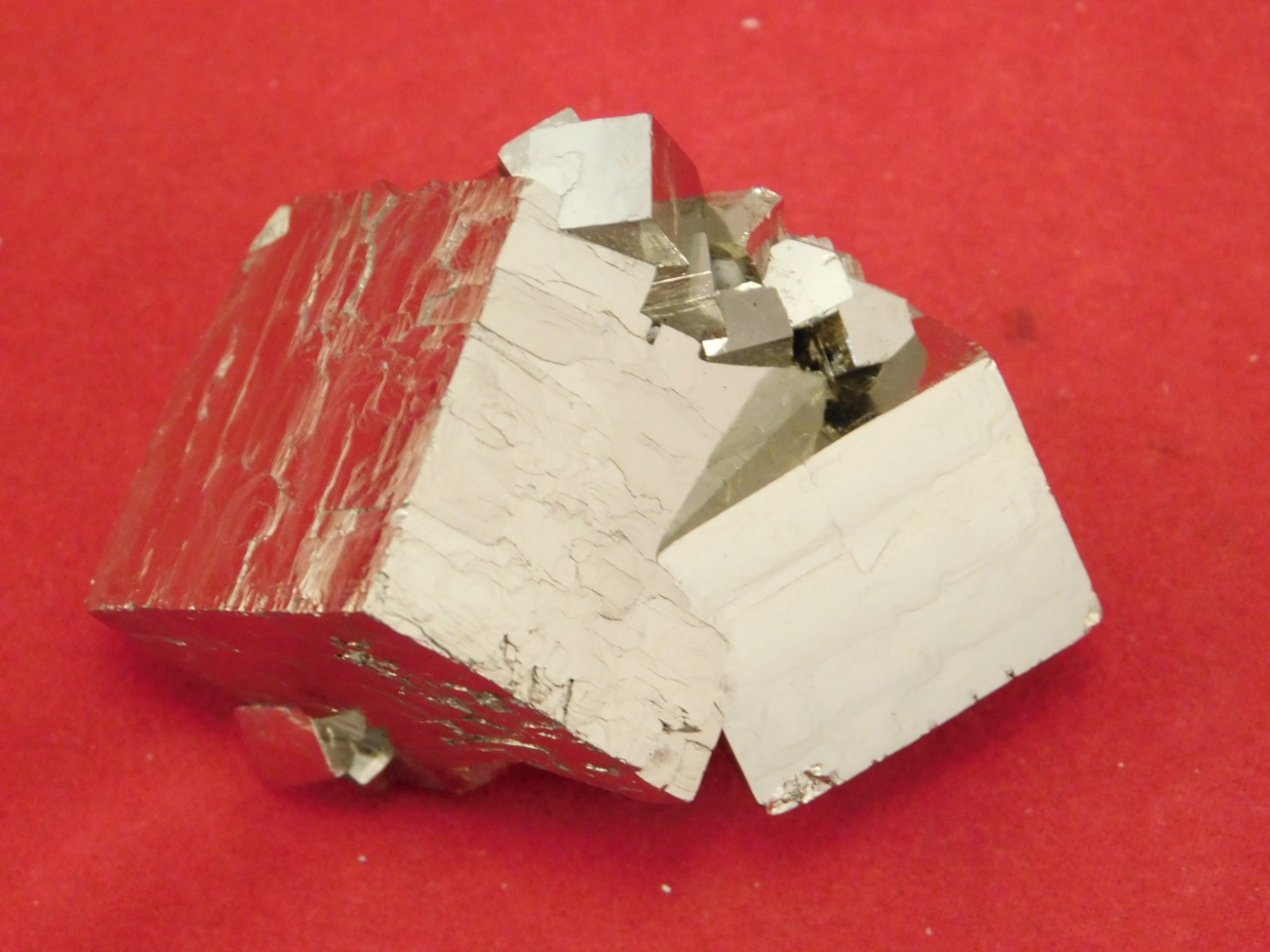 PYRITE Crystal CUBE Cluster 100% Natural Huanzala Mine Peru 84.9gr