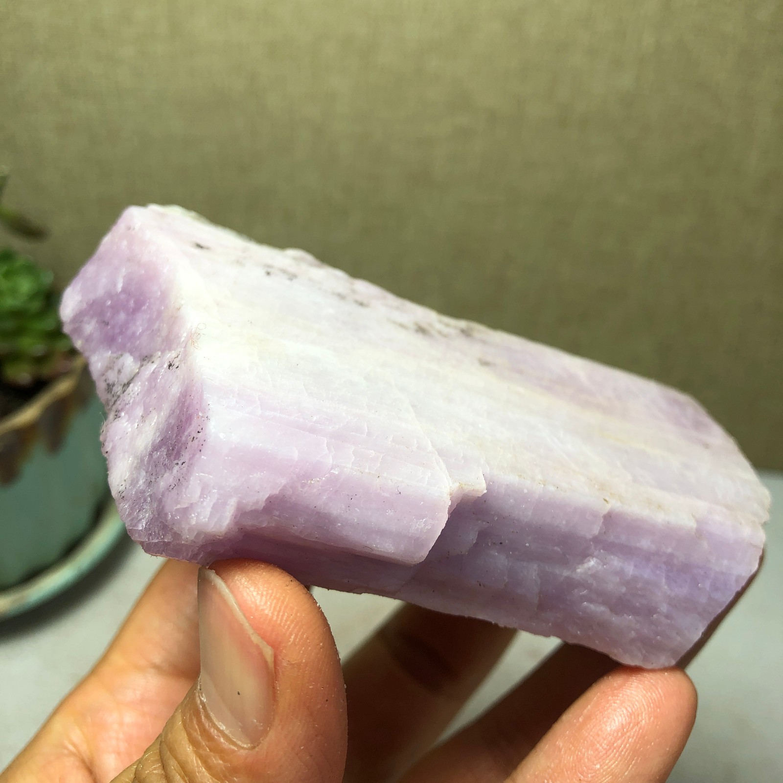 78mm Natural Kunzite Crystal semi-precious rough original Specimen 191g A4197
