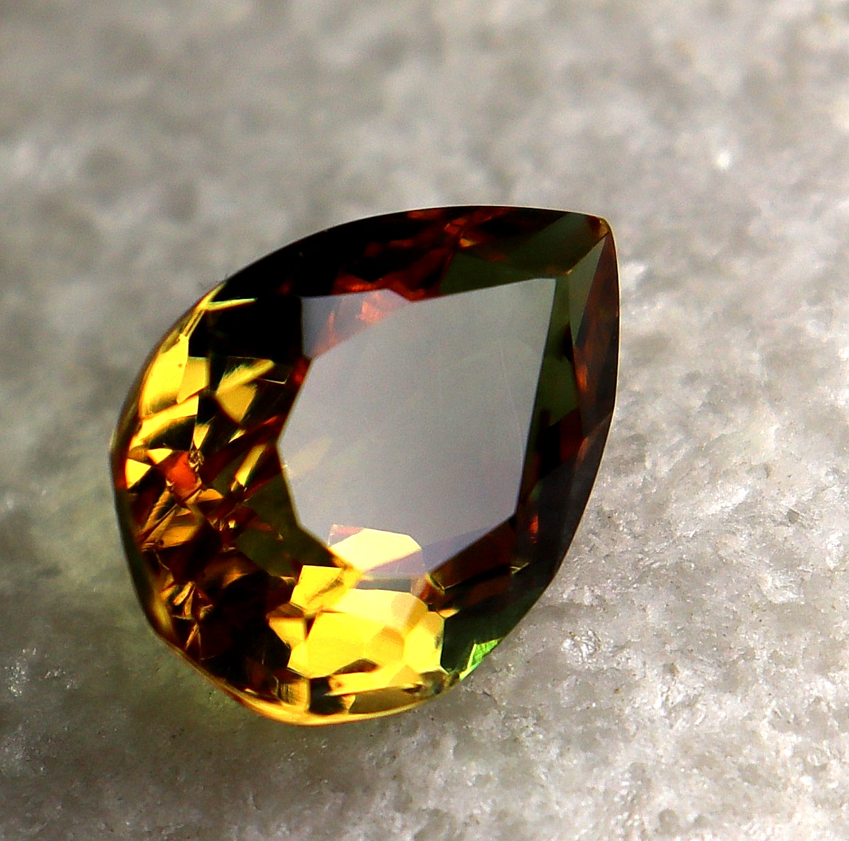 Color Changing Loose Gemstone Certified Natural Alexandrite Pear Cut 10 Ct