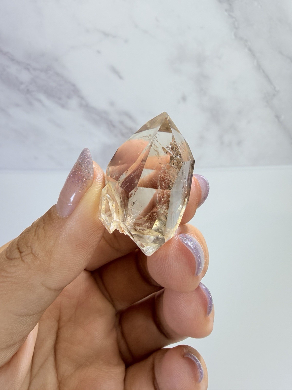 High Luster Enhydro Quartz w/ Moving Bubble &/or Carbon/Black Inclusions,A516