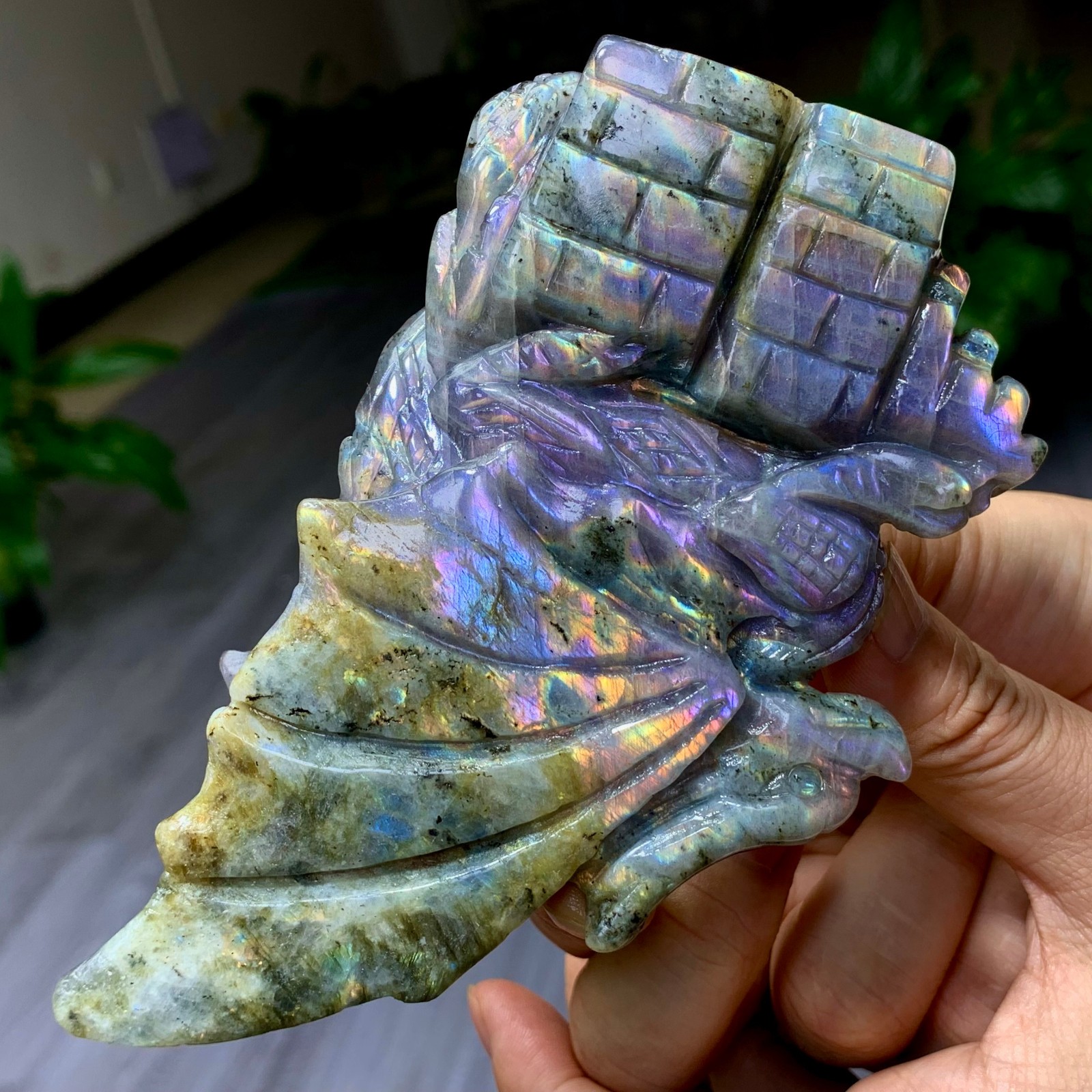 306G Natural Labradorite Quartz Crystal Stone Hand carved Flying dragon
