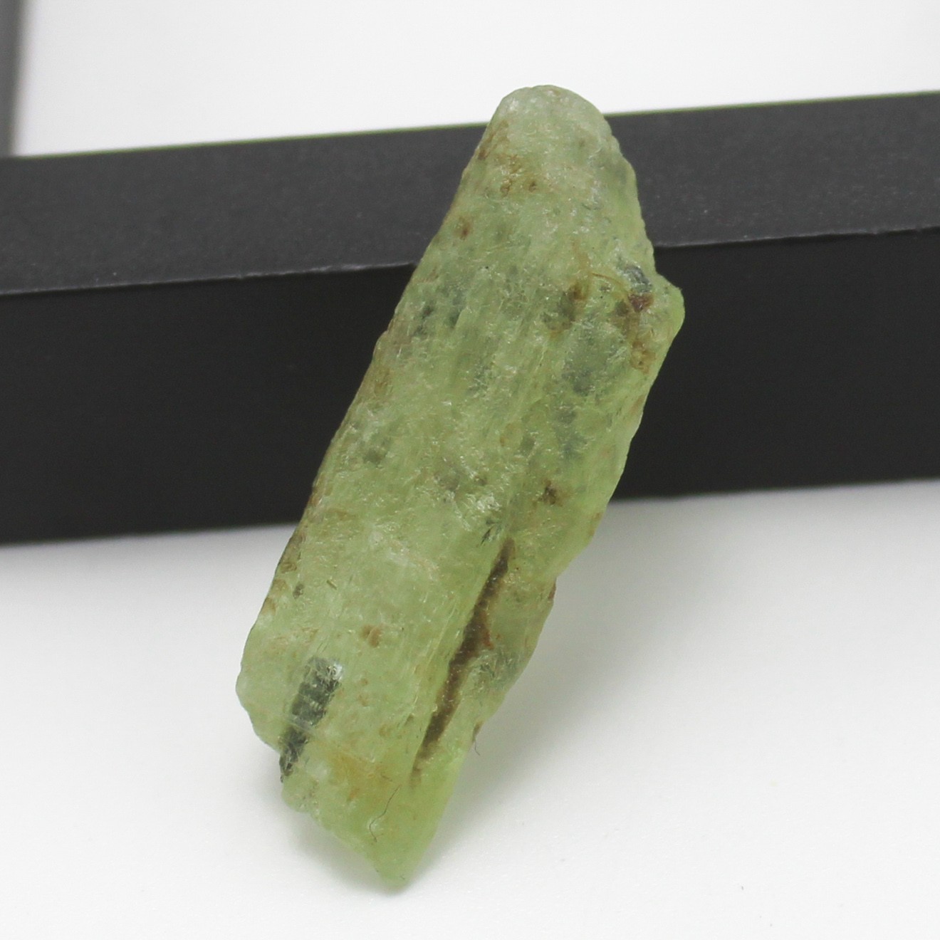 Natural Green Kyanite Rough 7.50 Ct 23x8x4 mm – Raw Gemstone For Collection