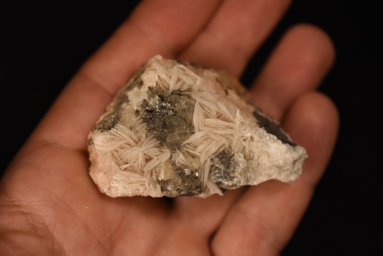 *CERUSSITE* On GALENA & BARITE Specimen 5.8cm 109.6g Natural Crystal Cluster