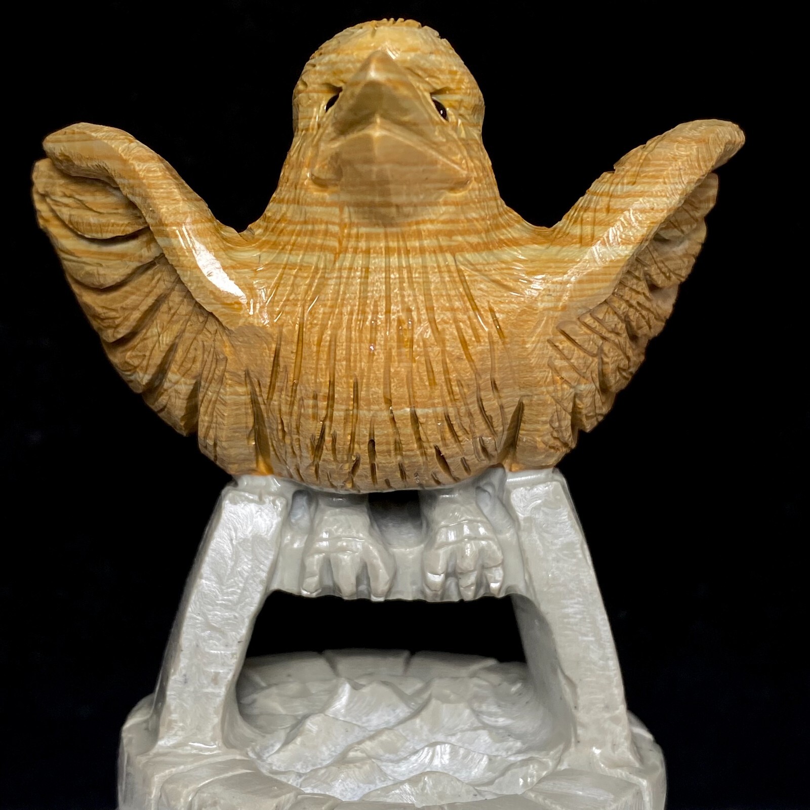 Natural Crystal Cluster Quartz Mineral Specimen Songhua Stone Handcarved Bird