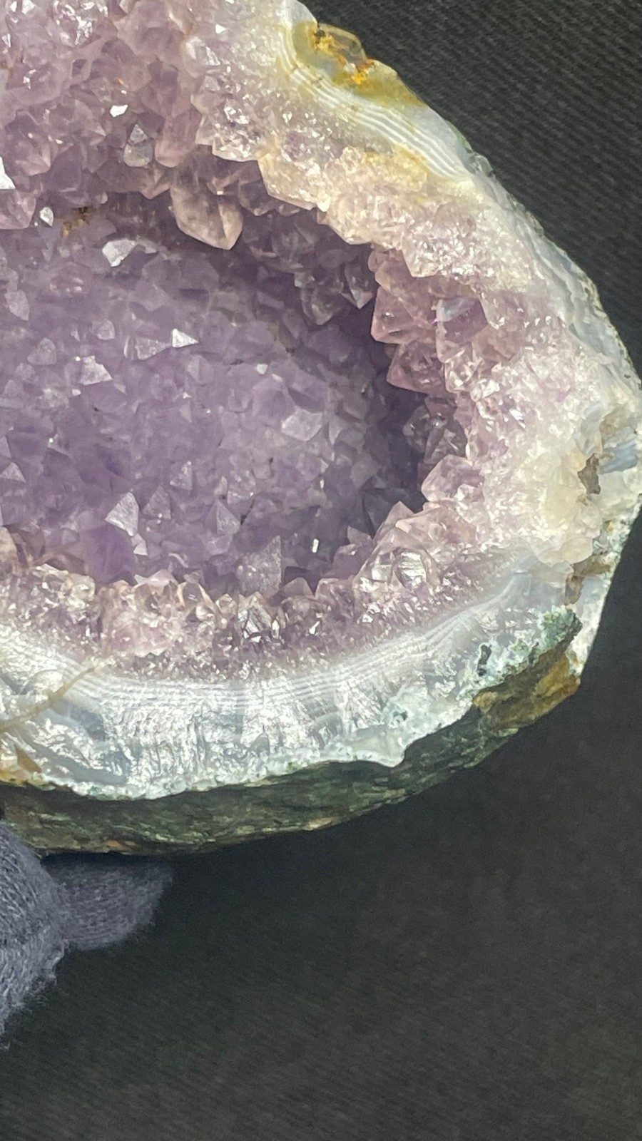 Stunning amethyst crystal W/ agate design in formation of geode specimen