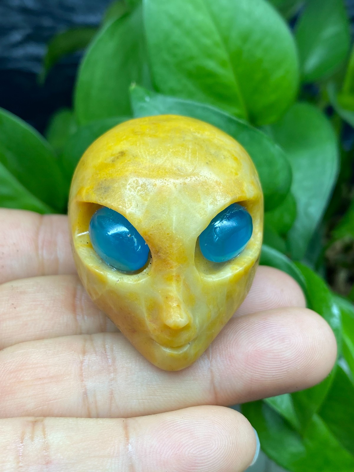 1pc Natural Yellow jade Quartz Carved Alien Skull Crystal Reiki Healing Gem Gift