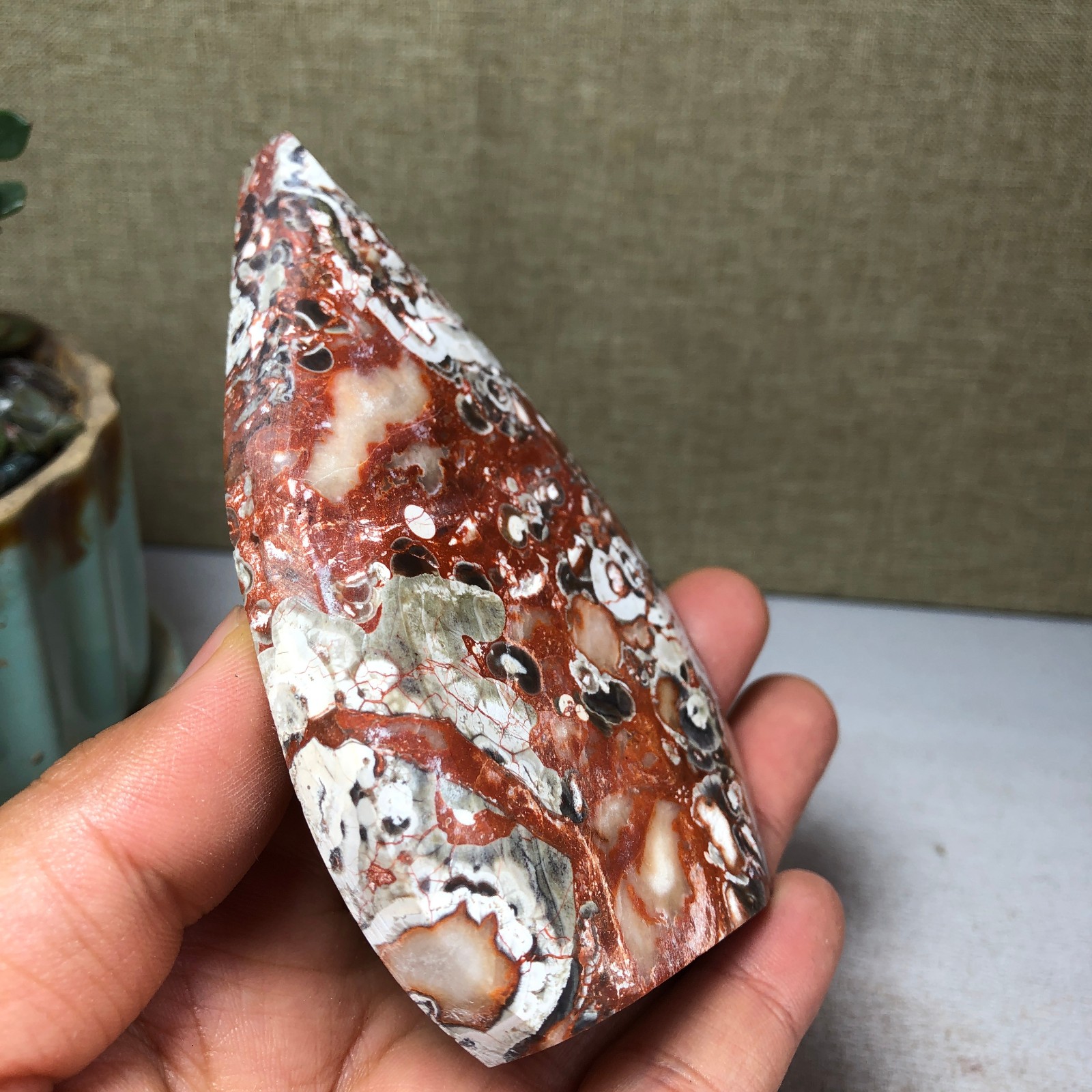 Natural l Indonesian Bloodstone agate point leaf Crystal specimens 152g A4932
