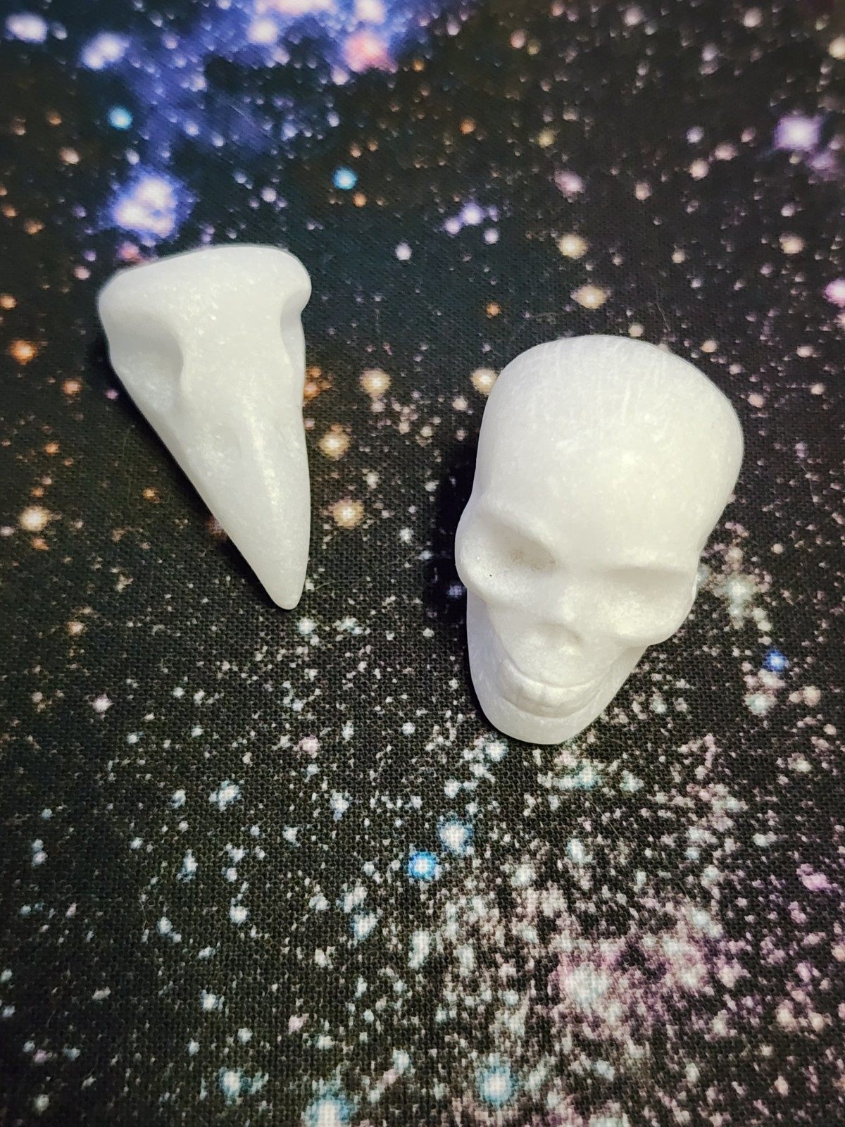 White Jade Skull Carving Set Human Shape And Raven Shape