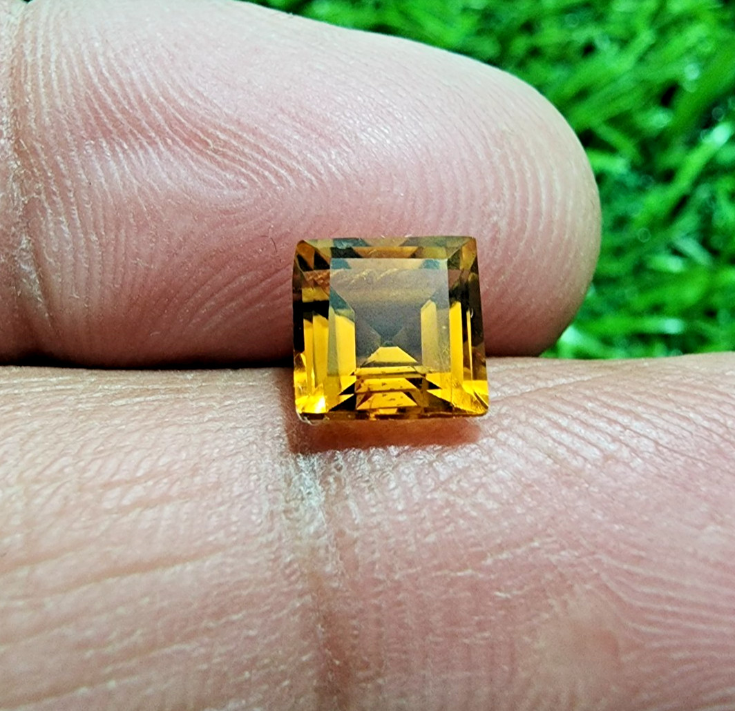 1.70 Ct Golden Citrine Topaz Natural Square Loose Gem Faceted Size (7X7x4.80 MM)