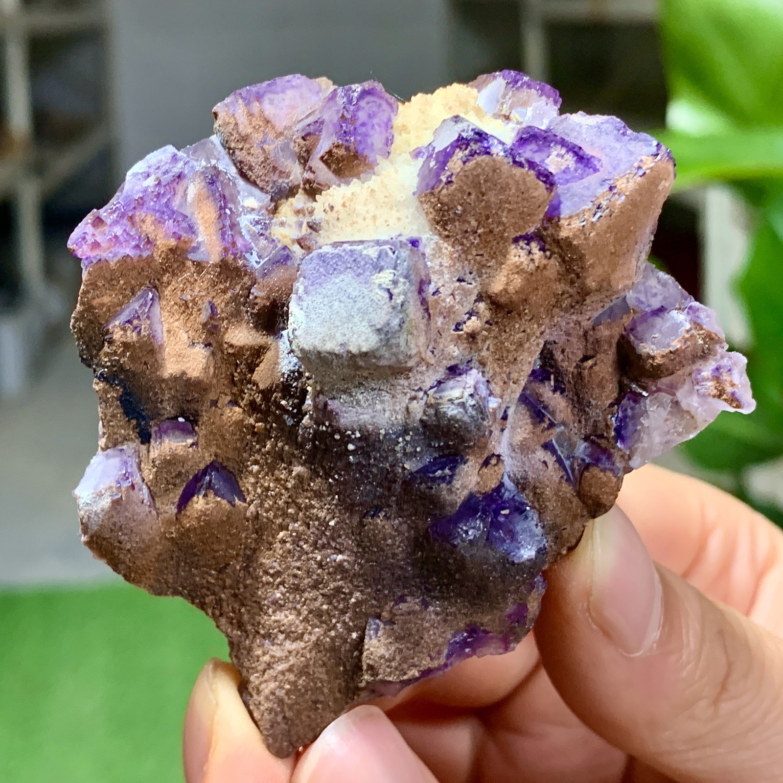 100G Natural Purple Fluorite Edged Cube Crystal Mineral Specimen/China