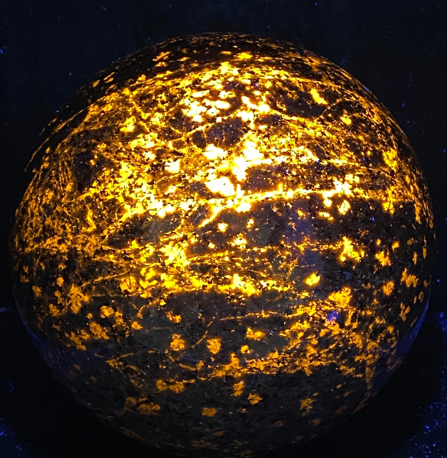 Natural Flame’s stone Sphere crystal ball reiki healing12820G UV Reactivecrystal