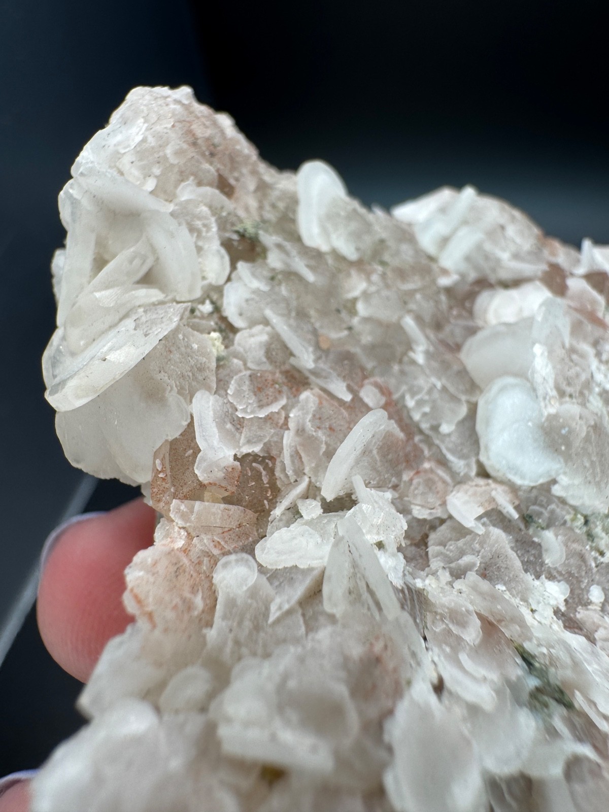 6342 Pink Petal Coin Calcite with Green Mica and FABULOUS UV 140g Fu Jian