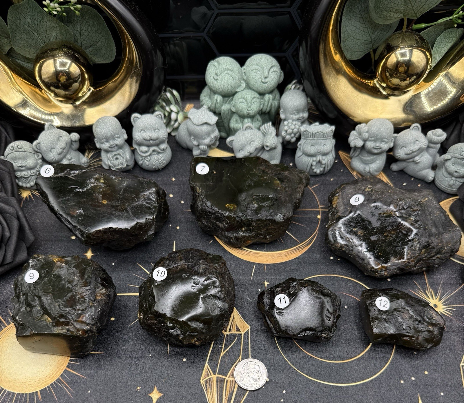 Natural Black Indonesian Amber Uvreaction Great pieces Free ship
