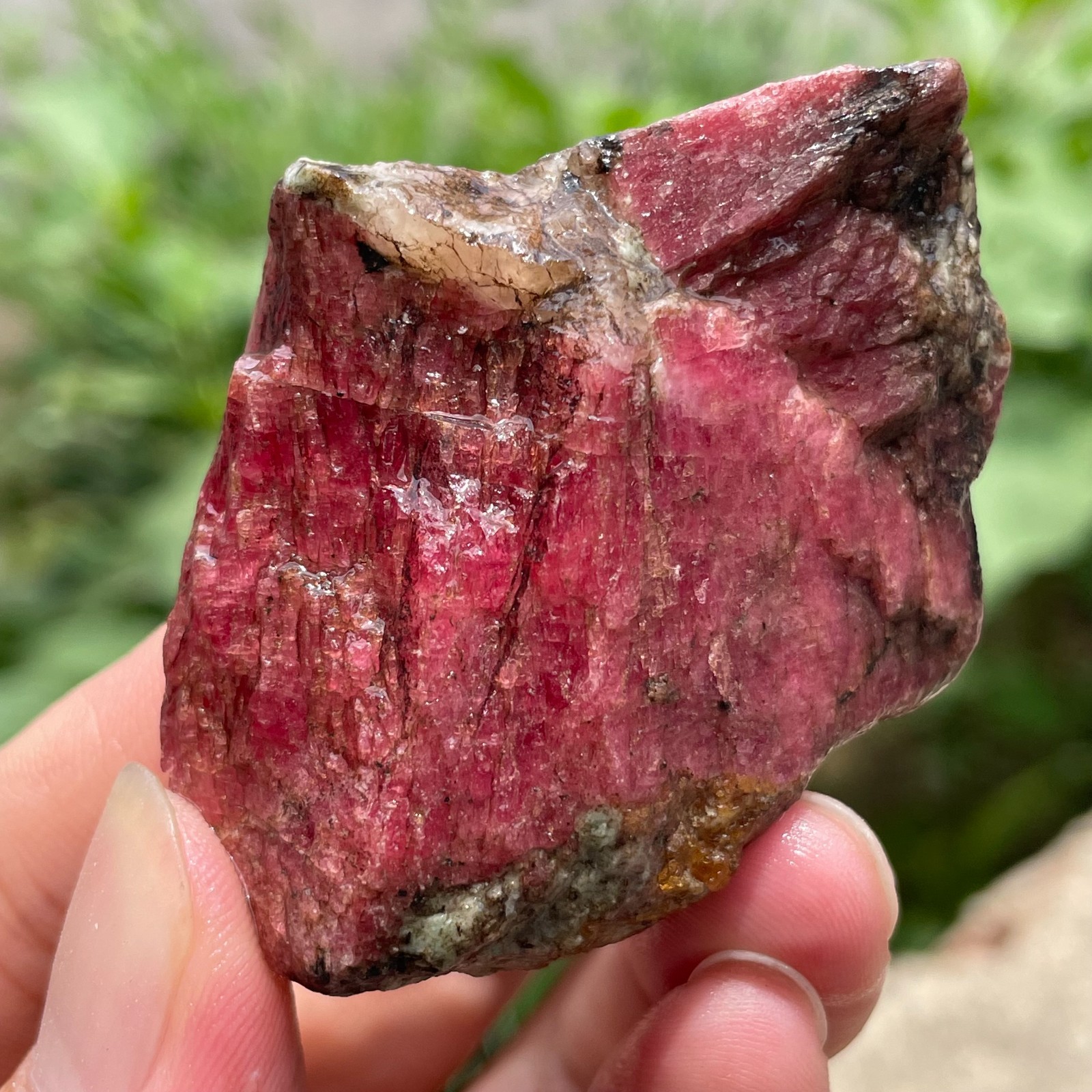 98g Small Raw Ore Red Black Rhodonite Quartz Gemstone Mineral Specimen