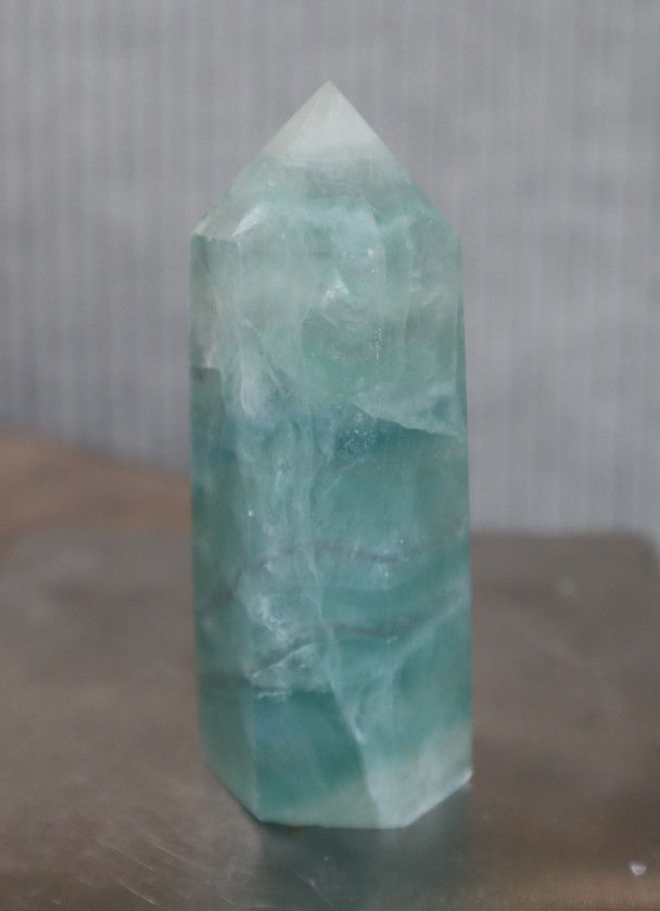 FLUORITE POINT 2.95 INCHES TALL/ 105.3 GRAMS