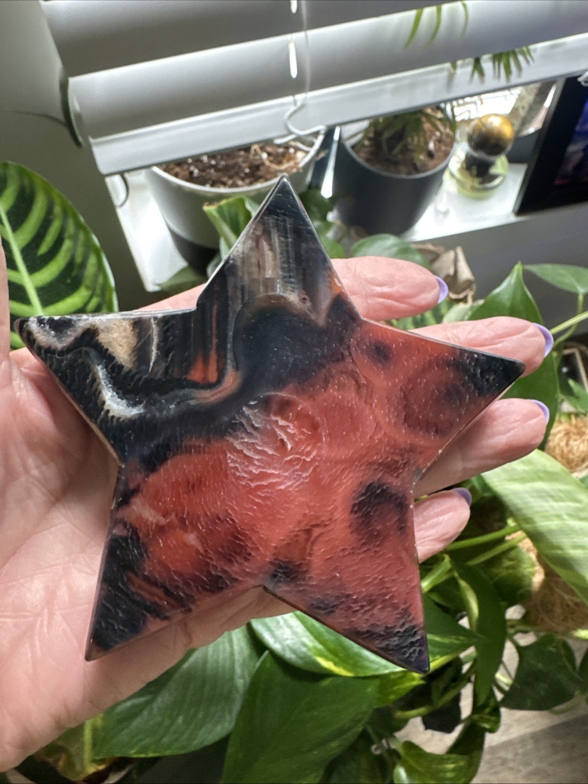 Druzy Sardonyx Crystal Star On Metal Stand 159 Grams 7” Total Height