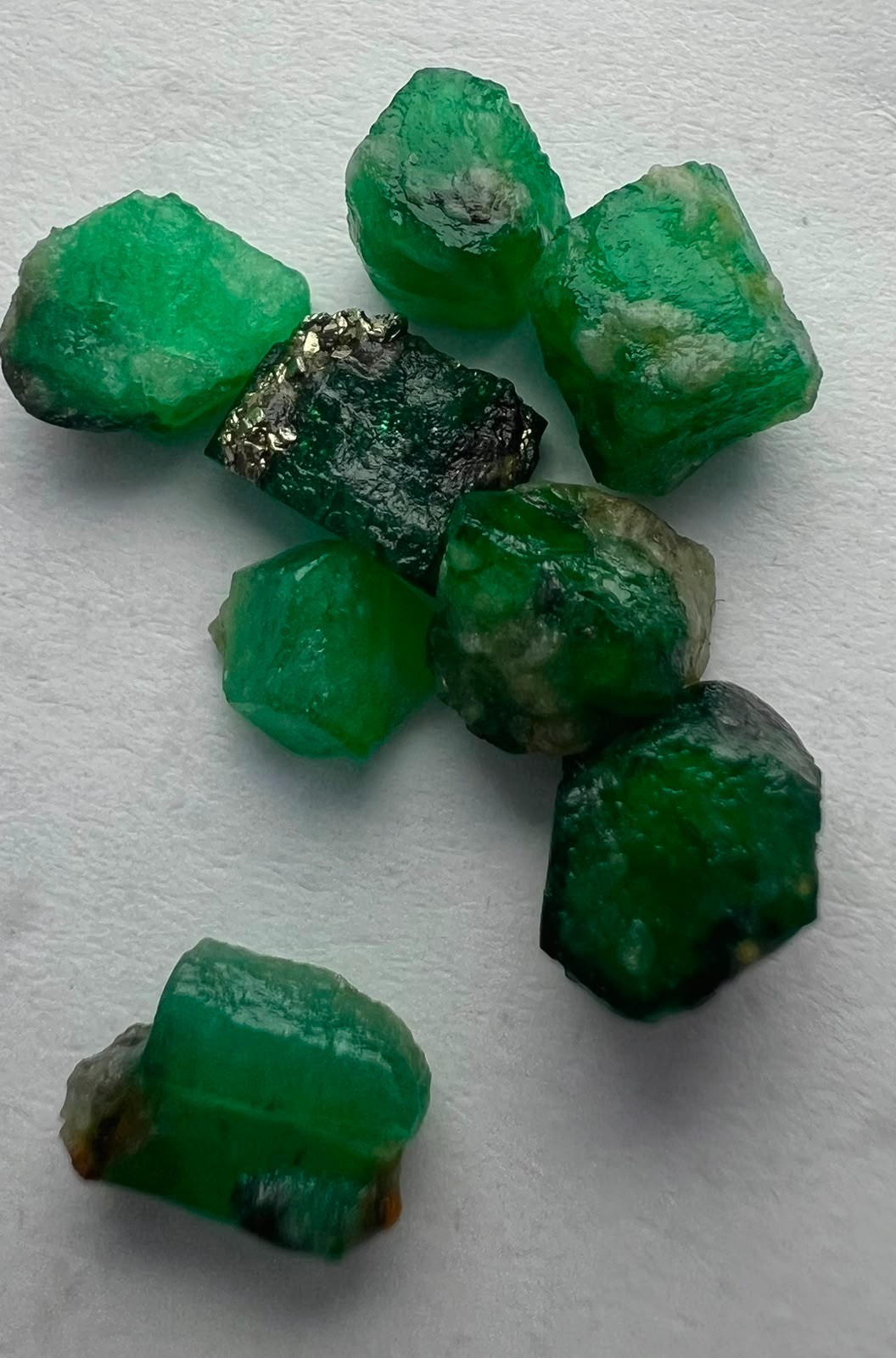15CT, Top Quality Natural Green Emerald Crystals Rough Lot From Swat Pakistan