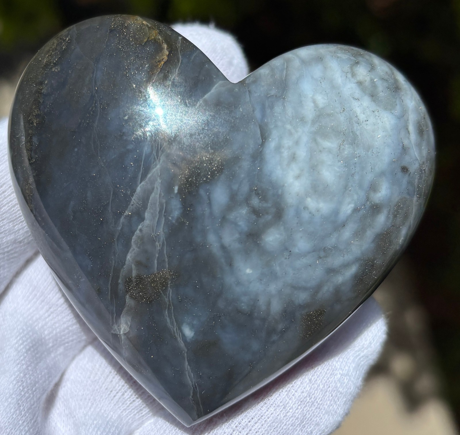 131g 2.37″ PURPLE (Dark Medium Blue) CHALCEDONY HEART PALMSTONE PALM STONE LARGE