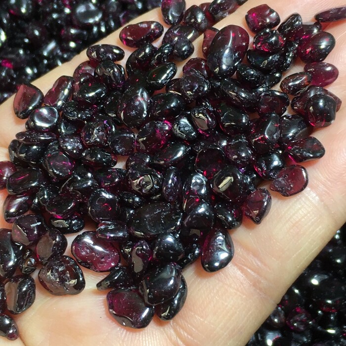 Red Garnet stone Rough Polished Stone Mineral Specimen 50g