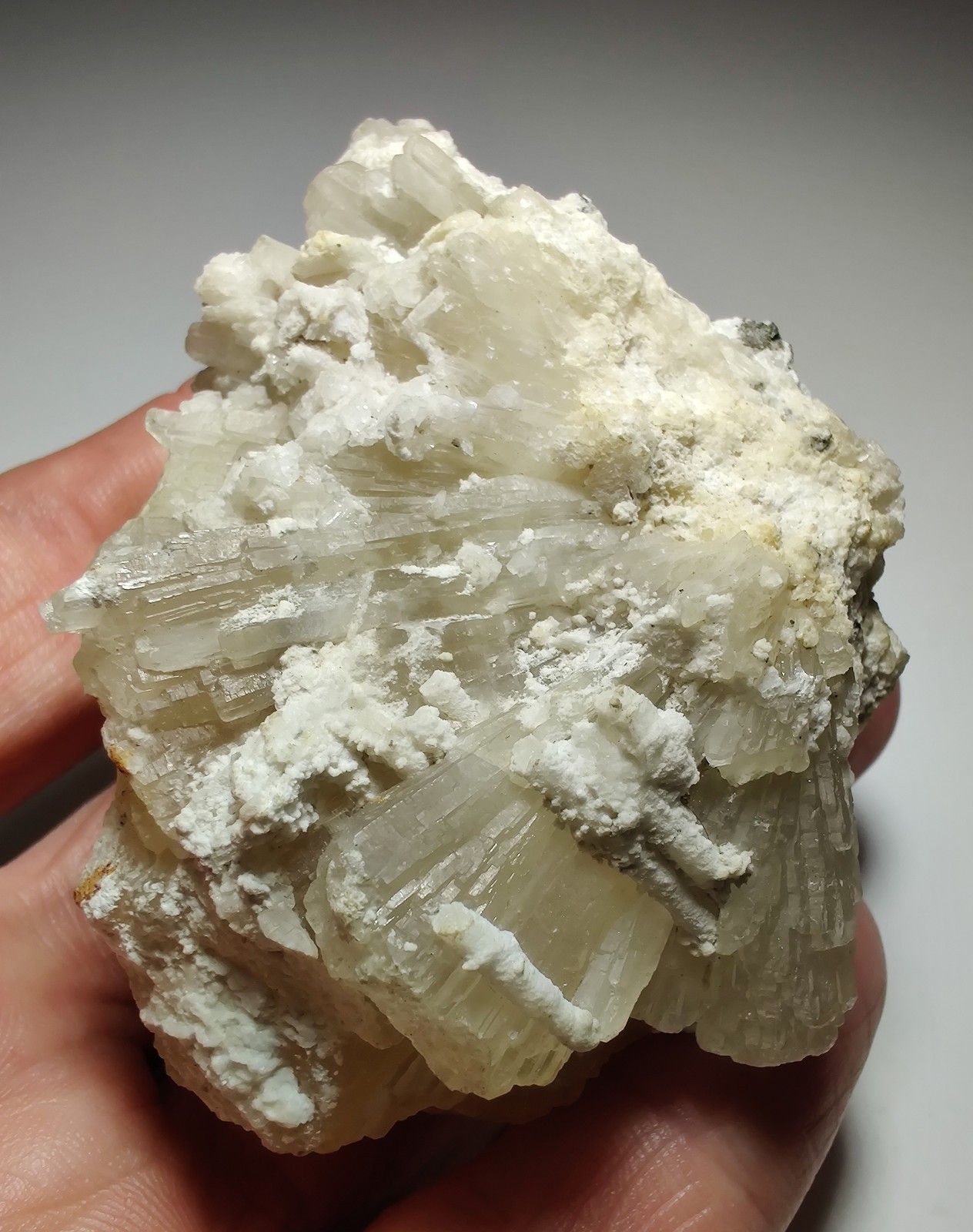 Excellent Witherite specimen, Peach UV. Minerva Mine, Illinois. 213 grams.