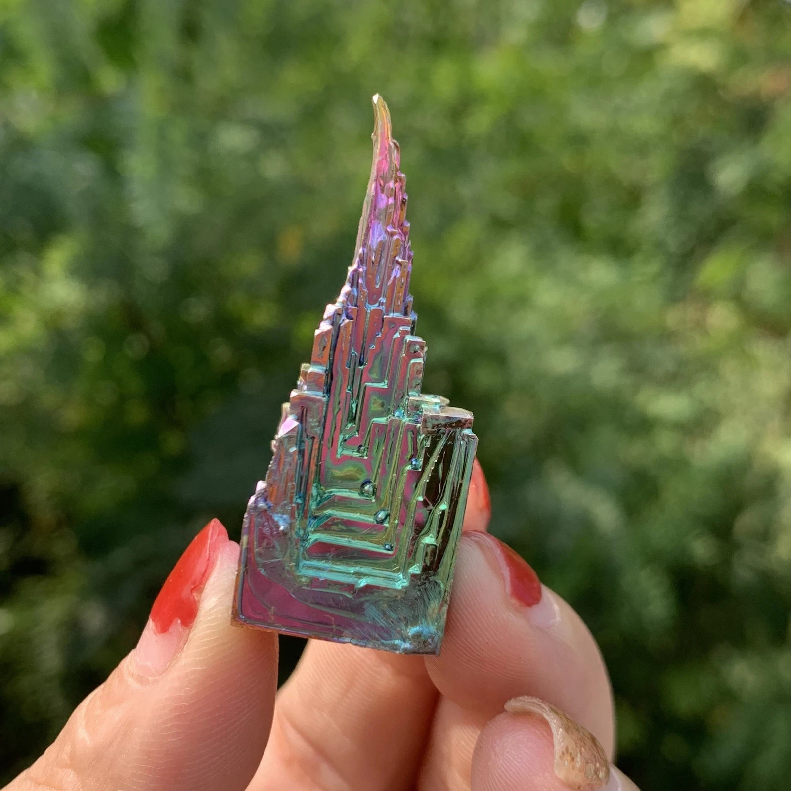 10pcs Natural Rainbow Aura Titanium Bismuth Specimen Crystal Stone Cluster Reik