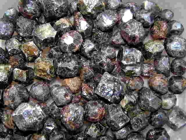 Garnet pyrope natural crystals bigger 1/2-1 inch Madagascar 1/4 pound