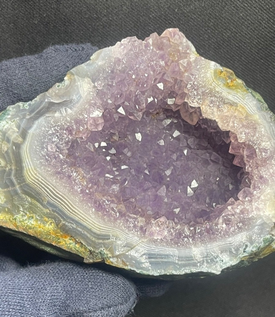 Stunning amethyst crystal W/ agate design in formation of geode specimen