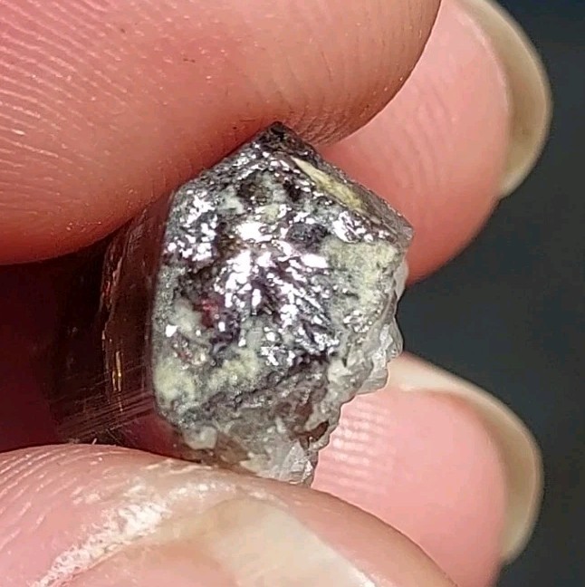 STUNNING VIOLET YELLOW BLUE DT TANZANITE UNHEATED WITH CALCITE FROM TANZANIA