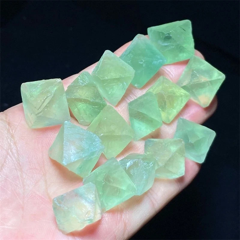 101g High Quality Mineral Specimen Color Fluorite Octahedron M460