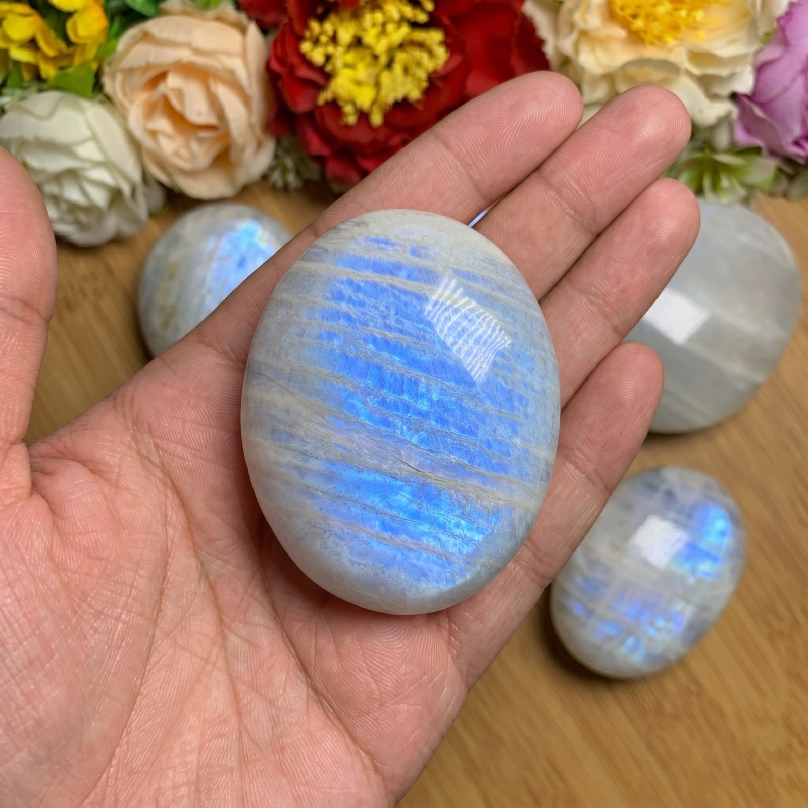 Moonstone Palm Stone 5-8cm Natural Blue Flash Healing Crystal