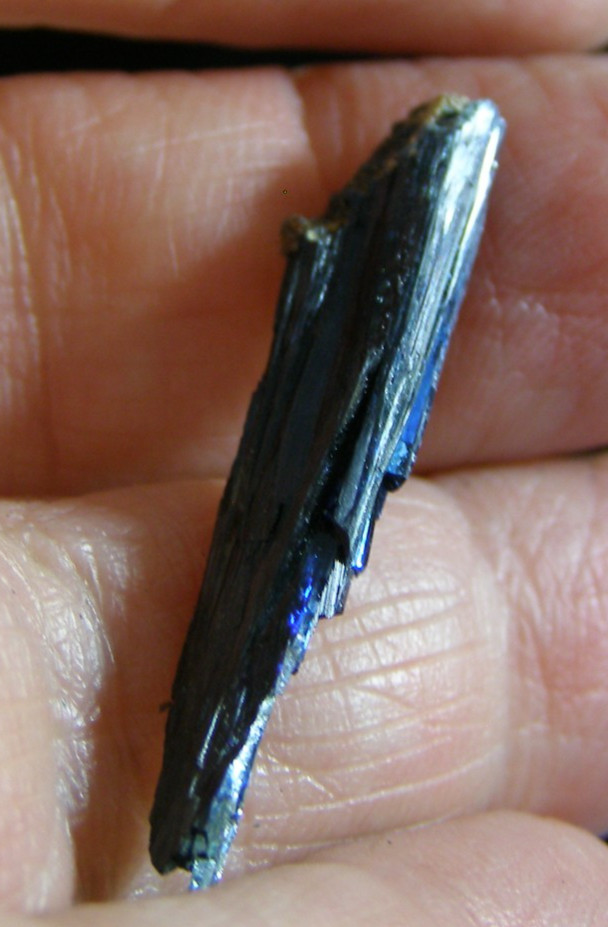 STUNNING RARE NATURAL VIVIANITE CRYSTAL 3.4 x 0.5 cms 1.33 gms #5