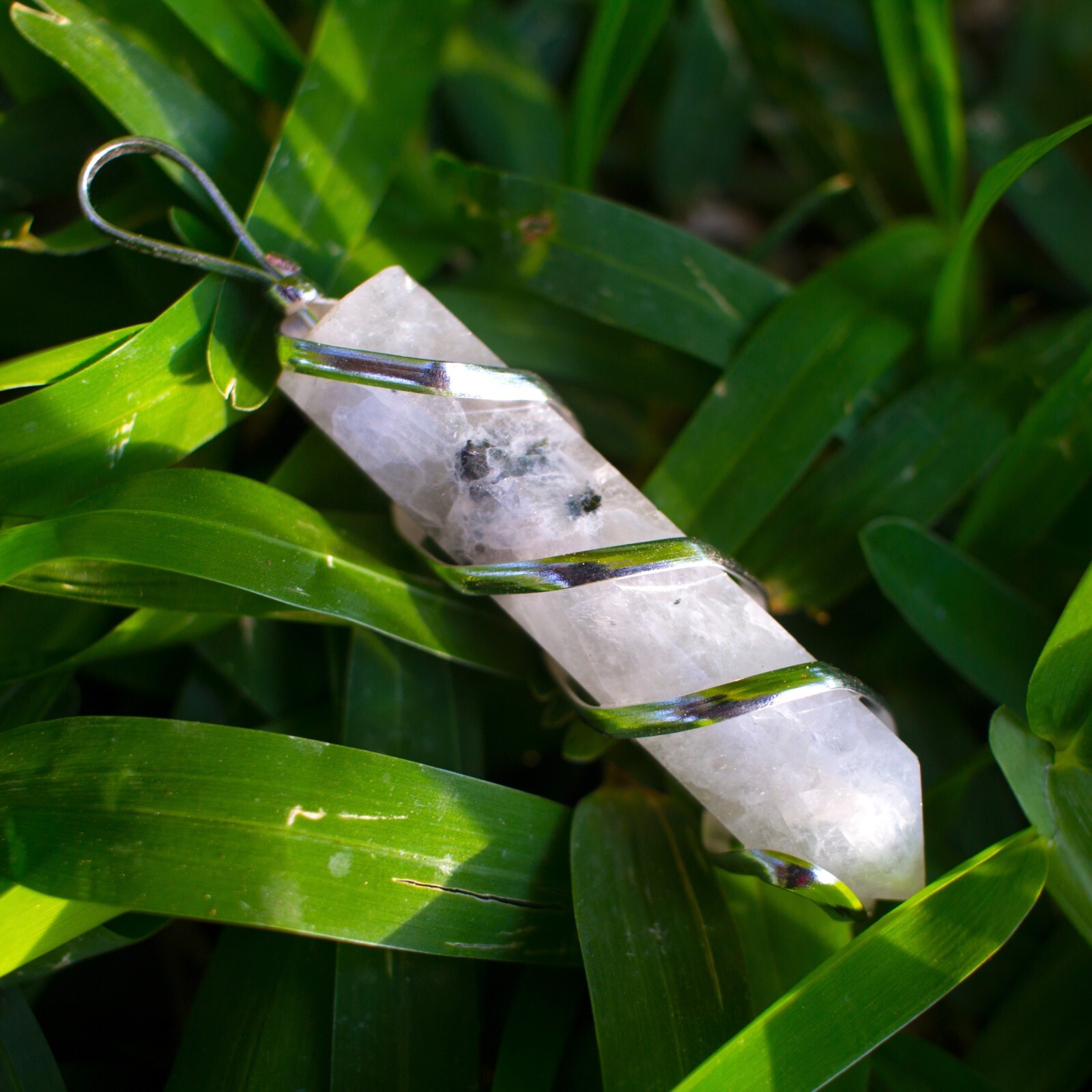 Rainbow Moonstone Healing Crystal Necklace – Lunar Pendant Balance, Inner Light