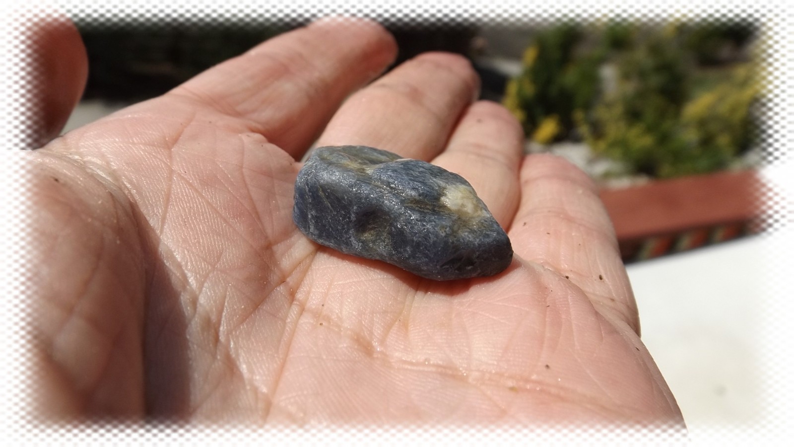 2 lbs : Authentic Blue Sapphire Corundum Natural Rough Gemstone Crystal Pieces