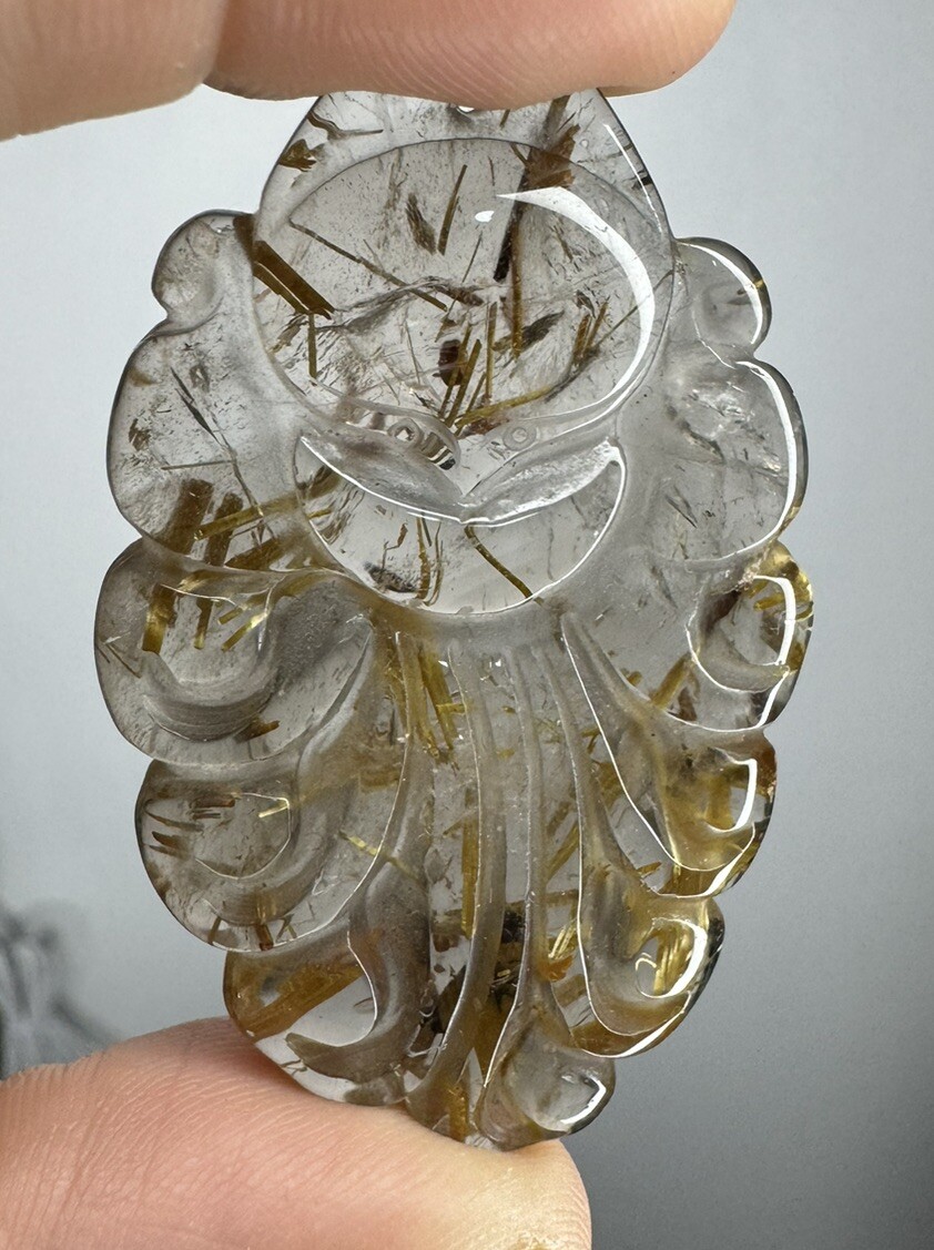 CLEAR GOLD/RED RUTILE Carved Nine-Tailed Fox Yellow Rabbit Fur Rutile Quartz 21g