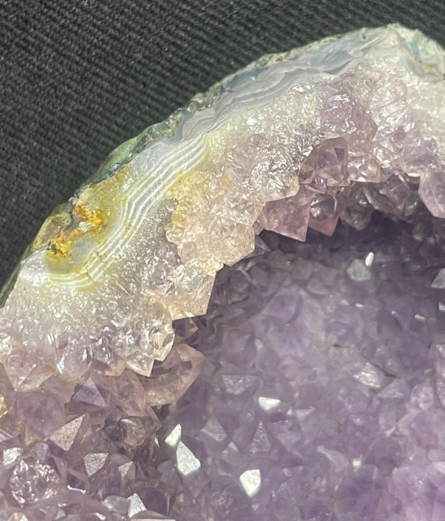 Stunning amethyst crystal W/ agate design in formation of geode specimen