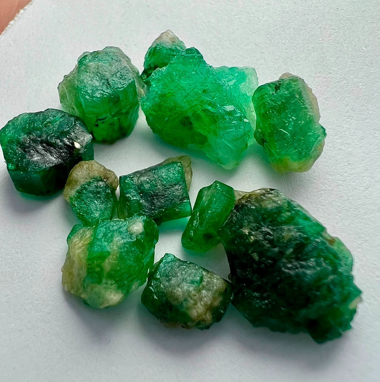 24 CT, lLott!! Natural Top Green Emerald Crystals 11 Peices From Swat Pakistan