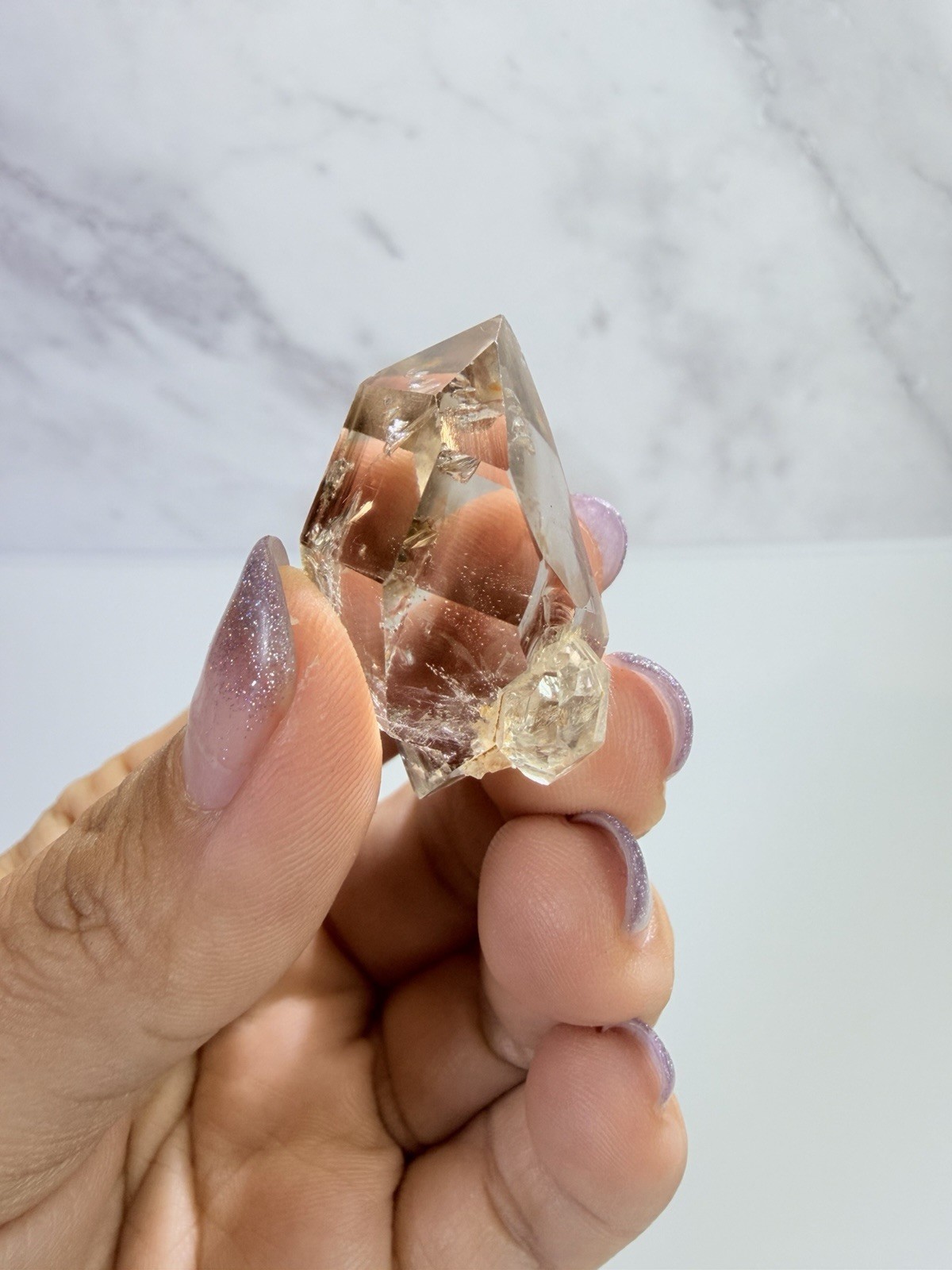 High Luster Enhydro Quartz w/ Moving Bubble &/or Carbon/Black Inclusions,A516