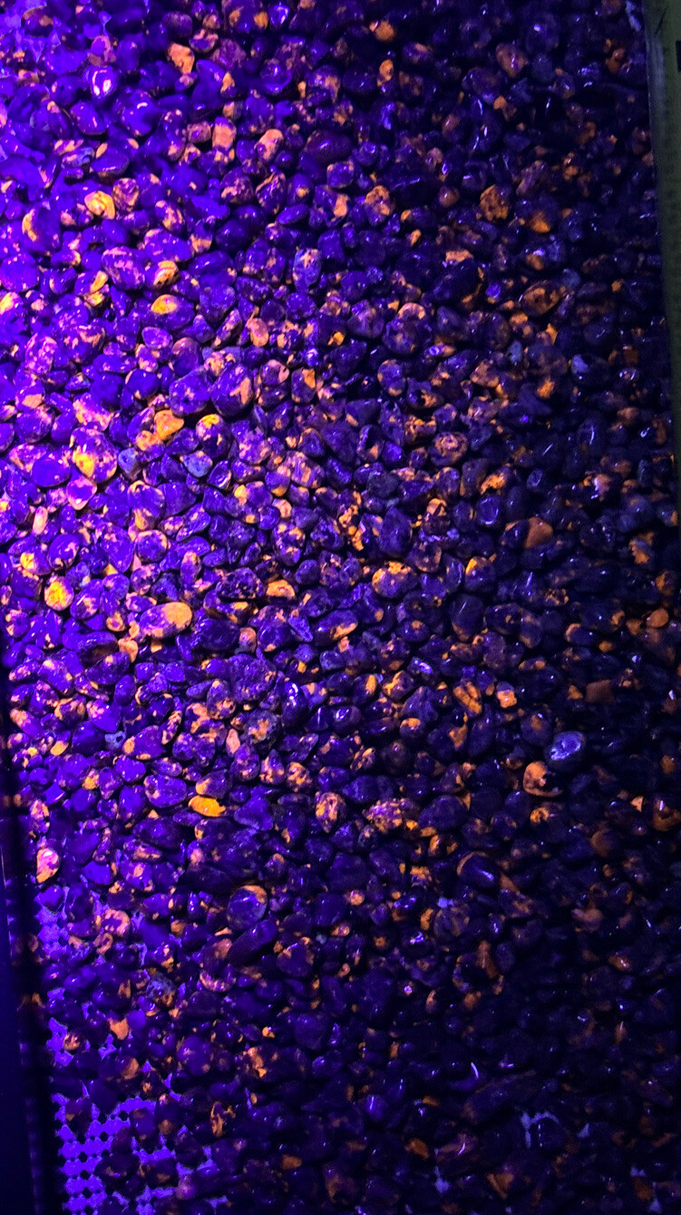 Yooperlite 6 to 9 mm chips tumble polished 1 kg