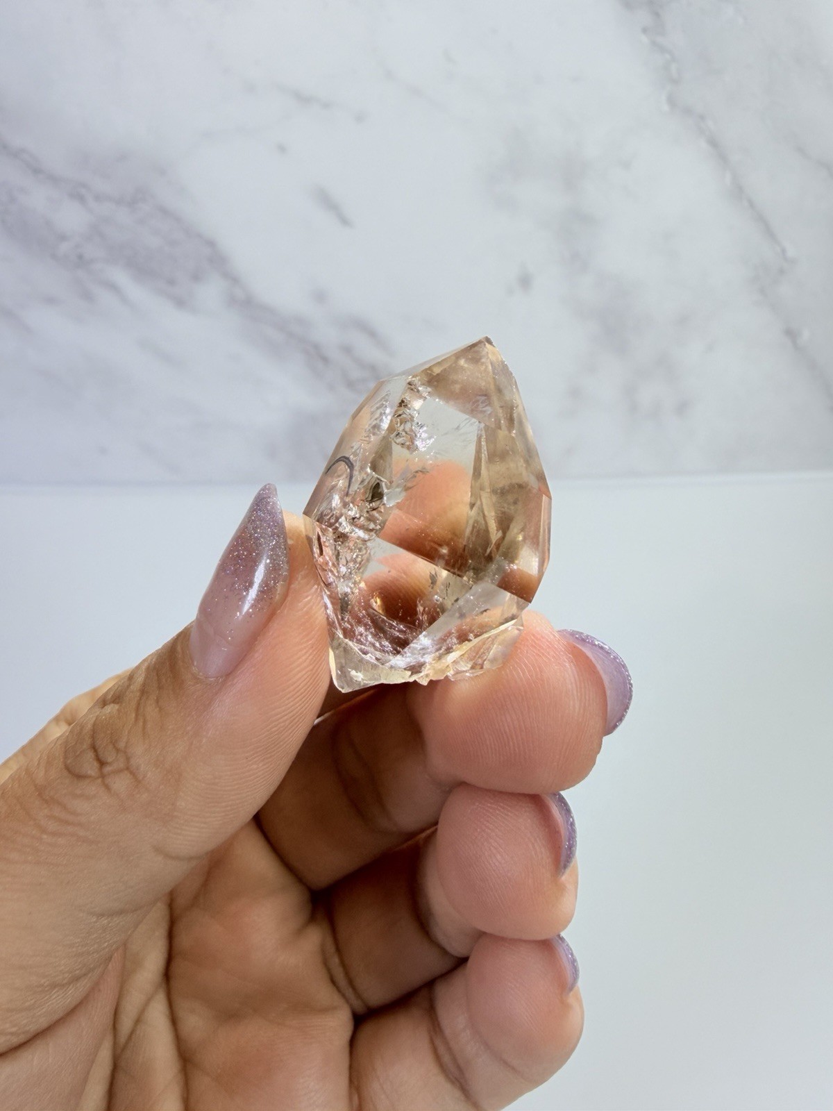 High Luster Enhydro Quartz w/ Moving Bubble &/or Carbon/Black Inclusions,A516